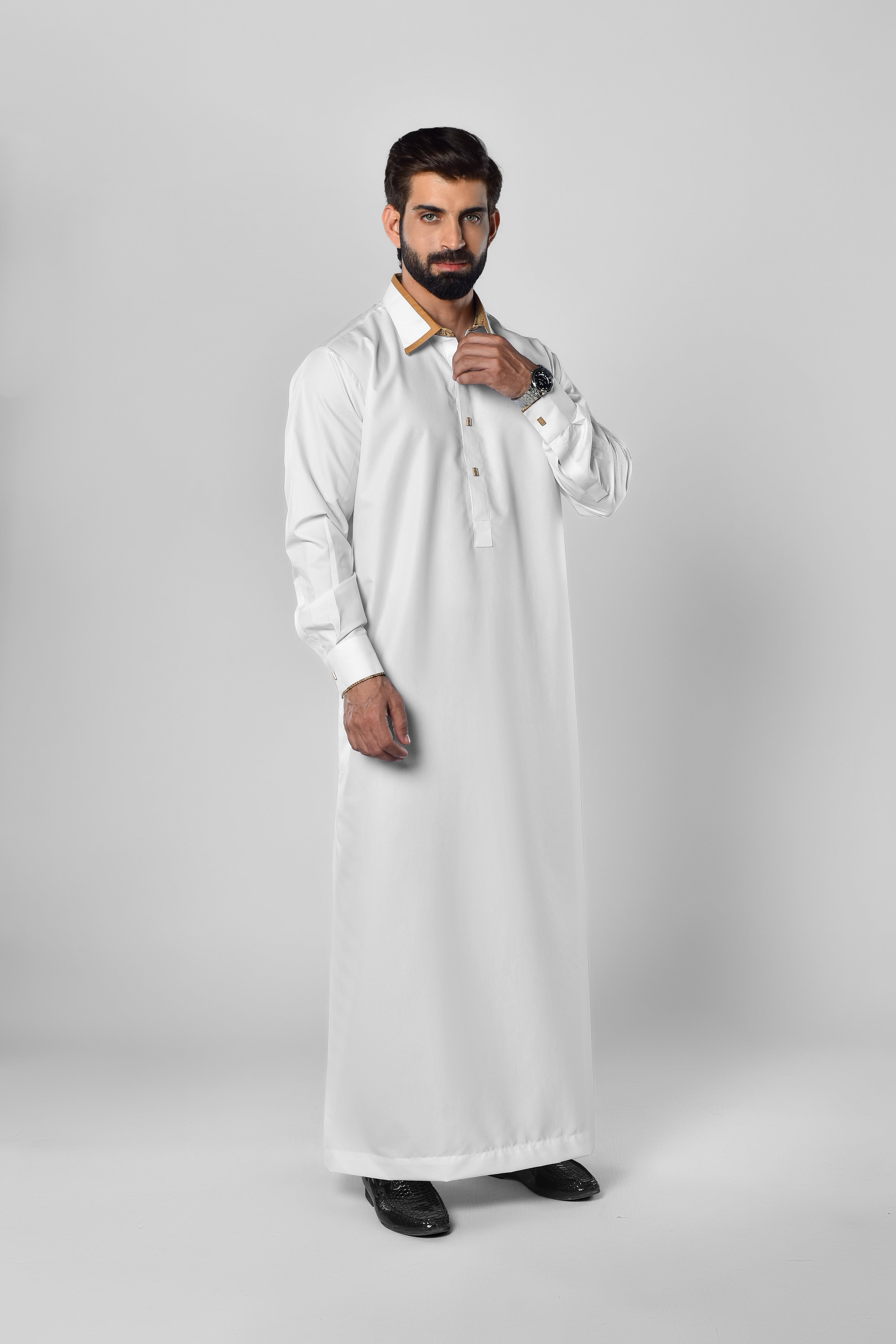 Collared Thobe White Thobe with Brown Detailing