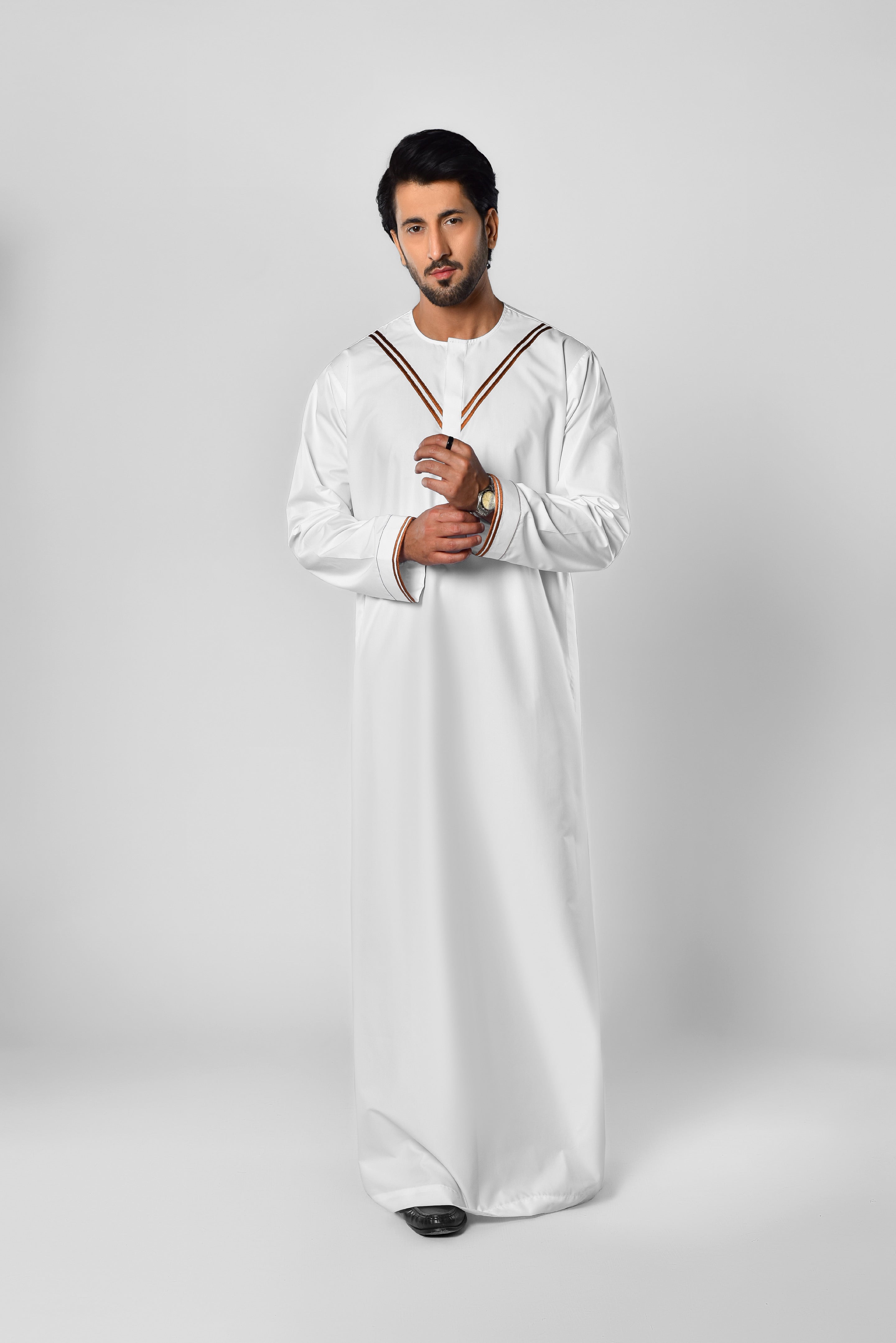 Embroidered Thobe for Men in UK