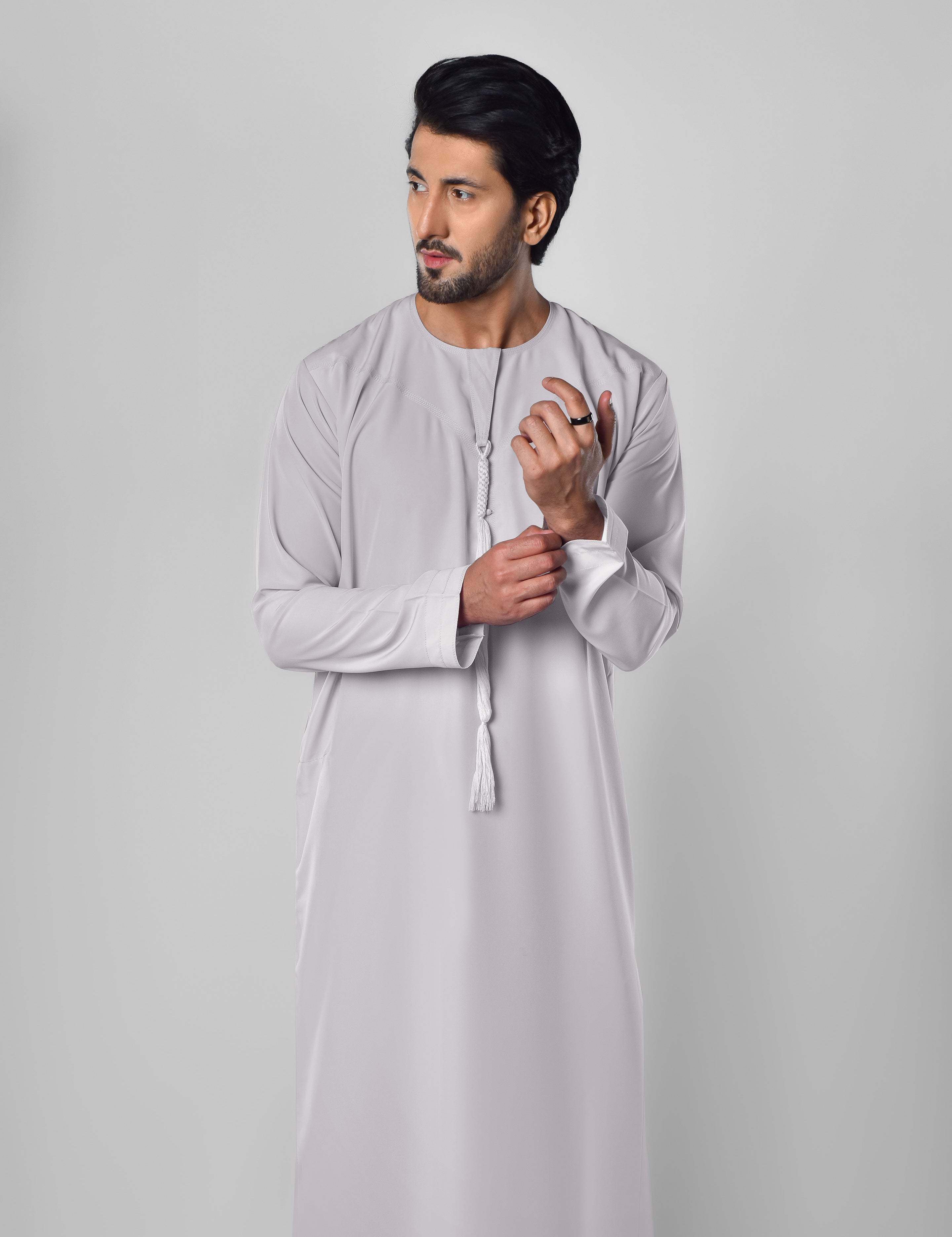 Light Grey Mens Emirati Thobe in UK
