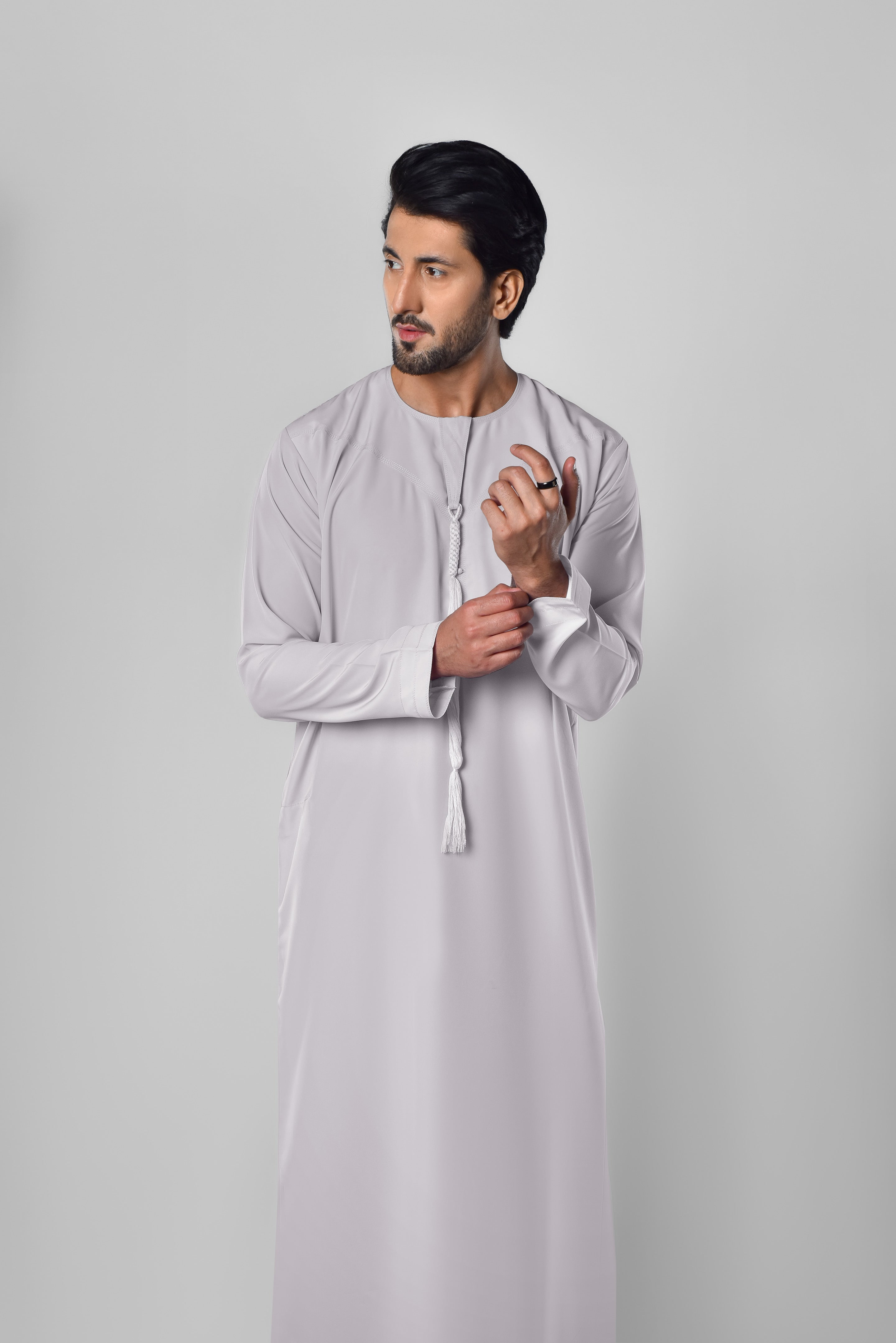 Light Grey Mens Emirati Thobe in UK