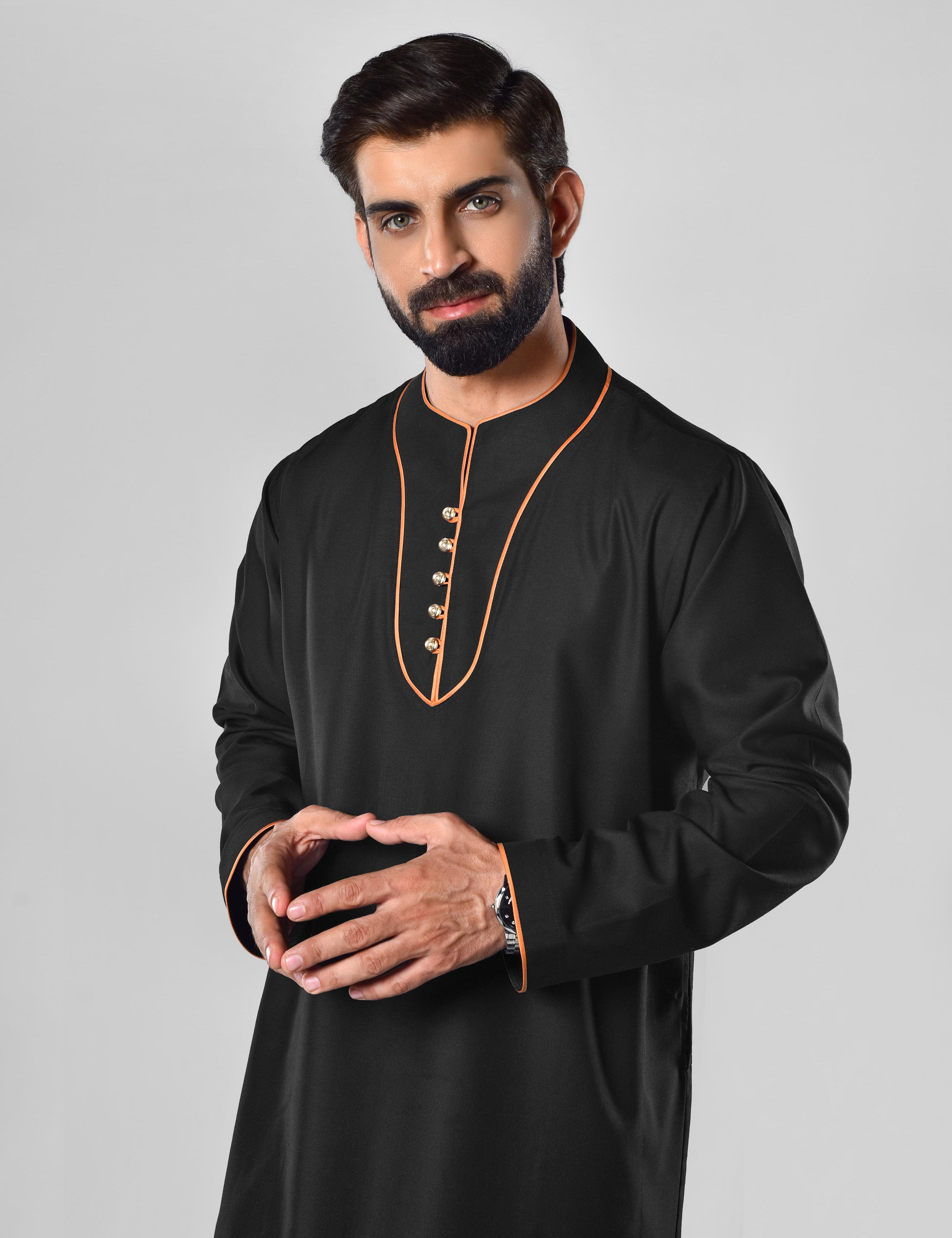 Mens Black Thobe with Elegant Tan Accents in UK