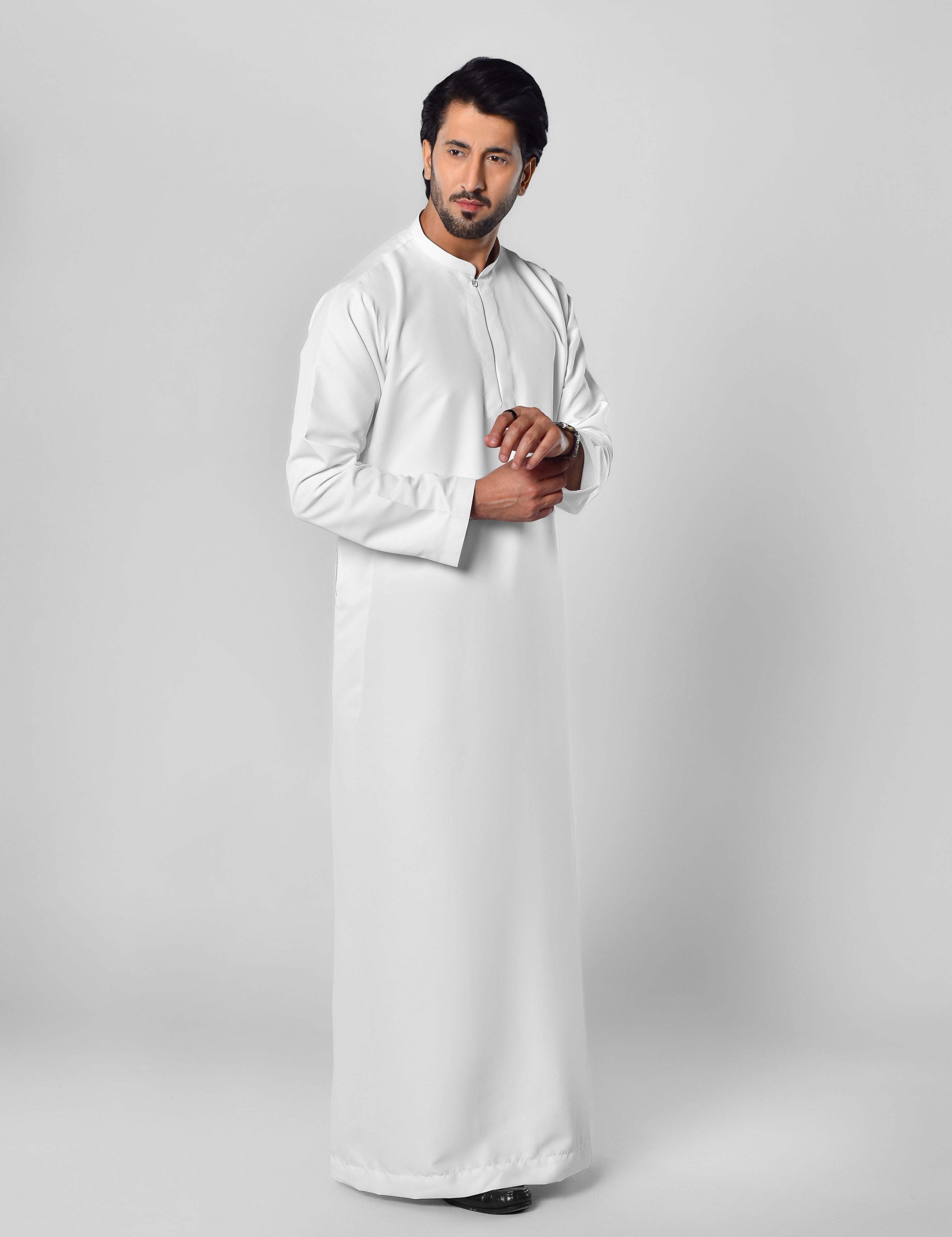 Simple Saudi Style Thobe for Men in UK